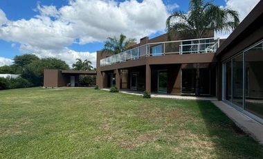 Casa en Venta en Cañuelas Country 4 dormitorios 4 baños con pileta