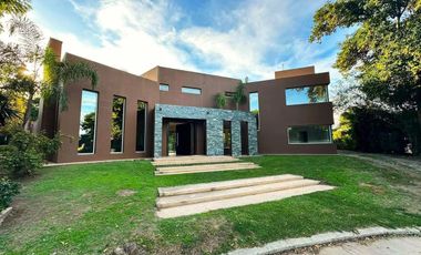 Casa en Venta en Cañuelas Country 4 dormitorios 4 baños con pileta