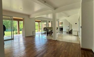 Casa en Venta en Cañuelas Country 4 dormitorios 4 baños con pileta
