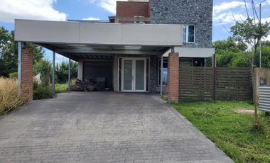 Casa en venta - 3 Dormitorios 2 Baños - Cocheras - 360Mts2 - Chapadmalal, General Pueyrredón