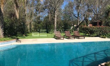 Daniela Esteche Realty & Home  Pilar del Lago Casa en excelente lote