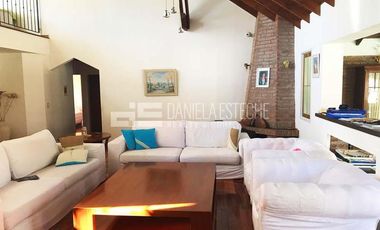 Daniela Esteche Realty & Home  Pilar del Lago Casa en excelente lote