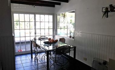 Daniela Esteche Realty & Home  Pilar del Lago Casa en excelente lote