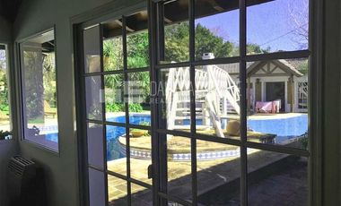 Daniela Esteche Realty & Home  Pilar del Lago Casa en excelente lote
