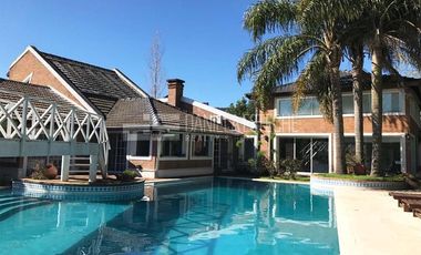 Daniela Esteche Realty & Home  Pilar del Lago Casa en excelente lote
