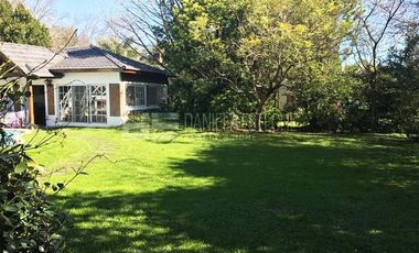 Daniela Esteche Realty & Home  Pilar del Lago Casa en excelente lote