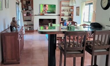 Casa en venta con pileta, en Los Talas. Berisso