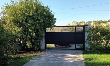 Casa en venta con pileta, en Los Talas. Berisso