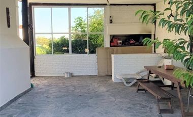 Casa en venta con pileta, en Los Talas. Berisso