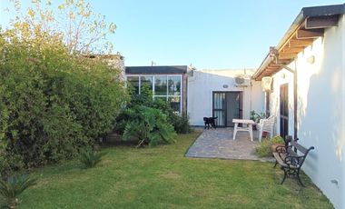 Casa en venta con pileta, en Los Talas. Berisso