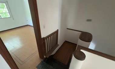 Casa 3 dormitorios con balcón y garage en b° Juniors (APPTO BANCOR)