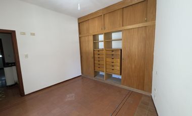 Casa 3 dormitorios con balcón y garage en b° Juniors (APPTO BANCOR)