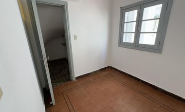 Casa 3 dormitorios con balcón y garage en b° Juniors (APPTO BANCOR)