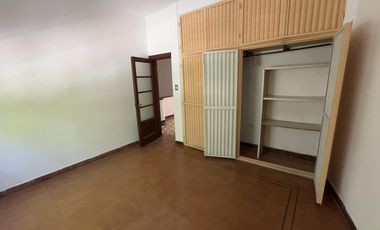 Casa 3 dormitorios con balcón y garage en b° Juniors (APPTO BANCOR)