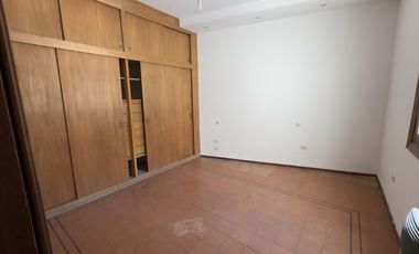 Casa 3 dormitorios con balcón y garage en b° Juniors (APPTO BANCOR)