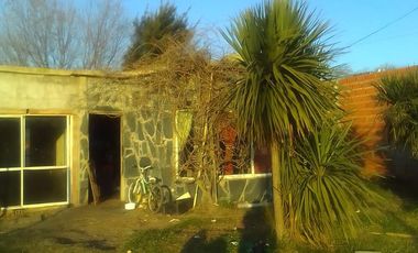 Casa en venta - 2 Dormitorios 1 Baño - 236Mts2 - Mar del Tuyú