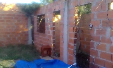 Casa en venta - 2 Dormitorios 1 Baño - 236Mts2 - Mar del Tuyú