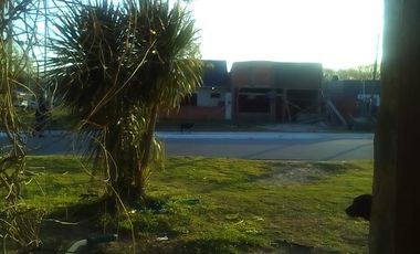 Casa en venta - 2 Dormitorios 1 Baño - 236Mts2 - Mar del Tuyú