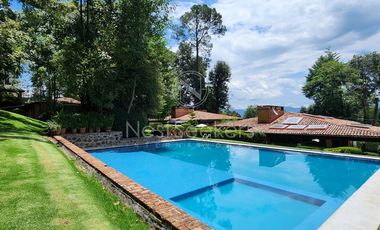 CASA EN VENTA EN AVANDARO, A UNOS PASOS DEL CLUB DE GOLF