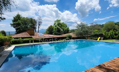 CASA EN VENTA EN AVANDARO, A UNOS PASOS DEL CLUB DE GOLF