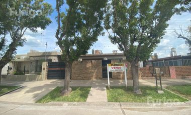 Casa en venta en Coronel Arnold