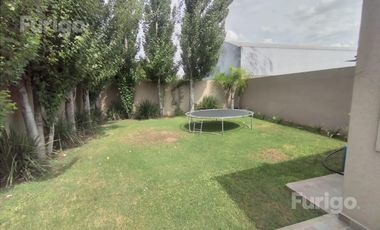 Casa en venta en Coronel Arnold