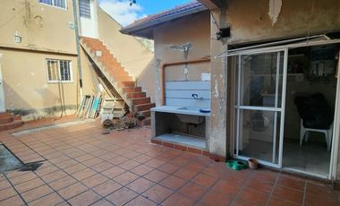 Casa en venta - 3 Dormitorios 4 Baños - 280Mts2 - Villa Lugano