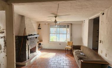 Casa en venta - 3 Dormitorios 4 Baños - 280Mts2 - Villa Lugano