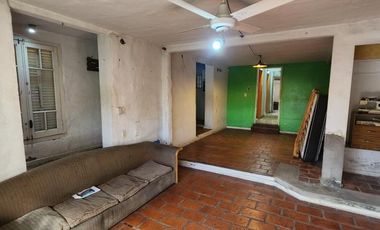 Casa en venta - 3 Dormitorios 4 Baños - 280Mts2 - Villa Lugano