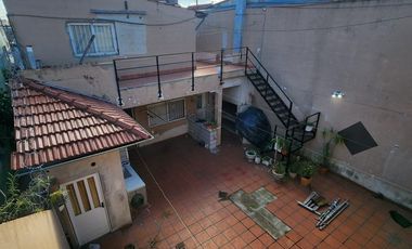 Casa en venta - 3 Dormitorios 4 Baños - 280Mts2 - Villa Lugano