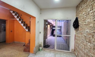 Casa en venta - 3 Dormitorios 4 Baños - 280Mts2 - Villa Lugano
