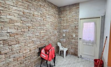 Casa en venta - 3 Dormitorios 4 Baños - 280Mts2 - Villa Lugano