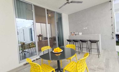 CASA DE 1 PISO EN VENTA SÚPER EQUIPADA EN PRIVADA AL NORTE DE MERIDA, YUCATÁN