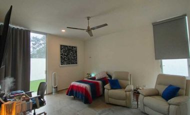 CASA DE 1 PISO EN VENTA SÚPER EQUIPADA EN PRIVADA AL NORTE DE MERIDA, YUCATÁN