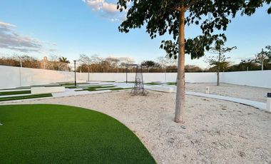 CASA DE 1 PISO EN VENTA SÚPER EQUIPADA EN PRIVADA AL NORTE DE MERIDA, YUCATÁN