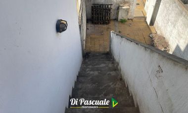Venta Apto Crédito Hipotecario PH 3 Ambientes con Patio - Moreno Centro