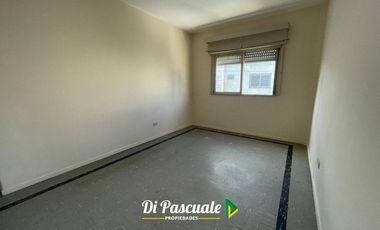 Venta Apto Crédito Hipotecario PH 3 Ambientes con Patio - Moreno Centro
