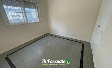 Venta Apto Crédito Hipotecario PH 3 Ambientes con Patio - Moreno Centro