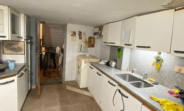 Departamento en Venta - 6 Ambientes - Balvanera