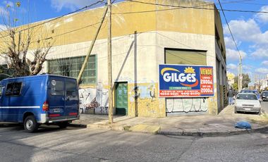 VENTA GALPÓN 1600M² CUB.    1200M² DESC. EN R. MEJÍA - M BUEN ESTADO