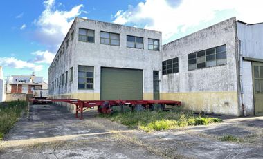 VENTA GALPÓN 1600M² CUB.    1200M² DESC. EN R. MEJÍA - M BUEN ESTADO