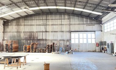 VENTA GALPÓN 1600M² CUB.    1200M² DESC. EN R. MEJÍA - M BUEN ESTADO