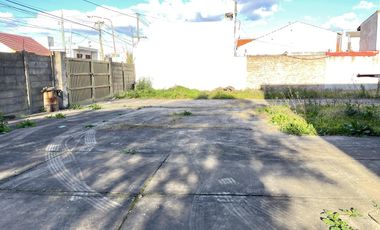 VENTA GALPÓN 1600M² CUB.    1200M² DESC. EN R. MEJÍA - M BUEN ESTADO