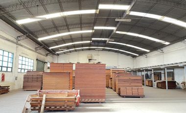 VENTA GALPÓN 1600M² CUB.    1200M² DESC. EN R. MEJÍA - M BUEN ESTADO