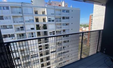 DOMUS PARQUE. Monoambiente divisible. Piso alto.
