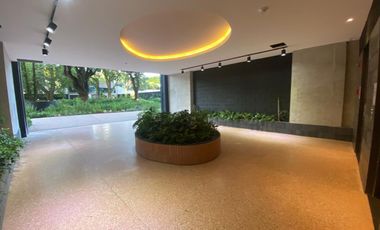 DOMUS PARQUE. Monoambiente divisible. Piso alto.