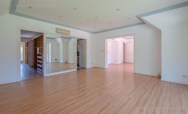 Casa en venta de 5 dormitorios en  La Horqueta