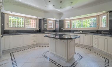 Casa en venta de 5 dormitorios en  La Horqueta