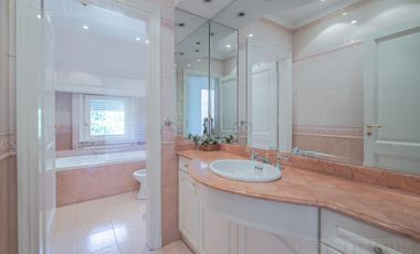 Casa en venta de 5 dormitorios en  La Horqueta