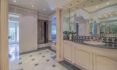 Casa en venta de 5 dormitorios en  La Horqueta